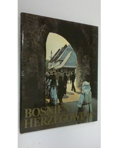 Kirjailijan Alojz Benac käytetty kirja Bosnien-Herzegowina