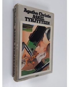 Kirjailijan Agatha Christie käytetty kirja Askel tyhjyyteen