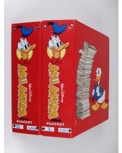 Kirjailijan Walt Disney käytetty teos Aku Ankka vuosikerta 2000 (1-52)