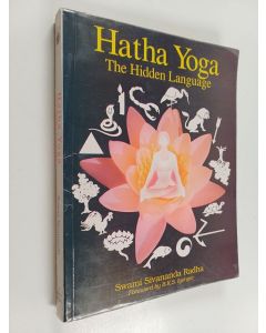 Kirjailijan Swami Sivananda Radha käytetty kirja Hatha Yoga