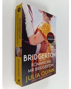 Kirjailijan Julia Quinn käytetty kirja Romancing Mr Bridgerton