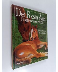 Kirjailijan Jane Burton käytetty kirja Det första året : berättelsen om ett föl