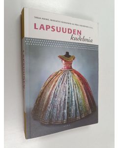 Kirjailijan Tarja Heino käytetty kirja Lapsuuden kudelmia