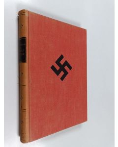 Kirjailijan Väinö J. Vatanen käytetty kirja Adolf Hitler : Saksan kansallissosialismin luoja ja hänen liikkeensä
