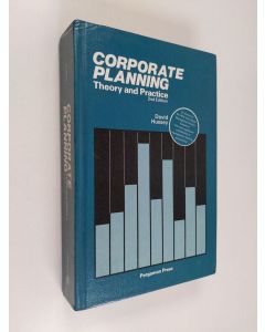 Kirjailijan D. E. Hussey käytetty kirja Corporate planning : theory and practice