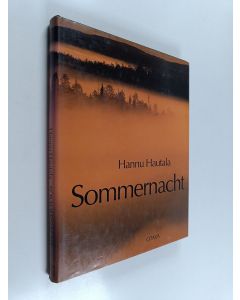 Kirjailijan Hannu Hautala käytetty kirja Sommernacht  : Stimmungen im Licht des Nordens