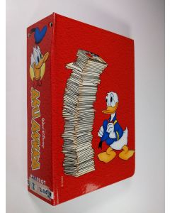 Kirjailijan Walt Disney käytetty teos Aku Ankka puolivuosikerta 2002 n:rot 1-25 (kansiossa)
