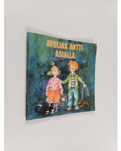 Kirjailijan Kerstin Sundh käytetty teos Avulias Antti asialla