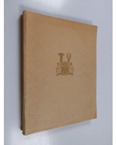 Tekijän W. E. ym. Tuompo  käytetty kirja Kesäkuun neljäs päivä 1942 : Suomen Marsalkan, vapaaherra C G Mannerheimin 75-vuotispäivän juhlallisuudet