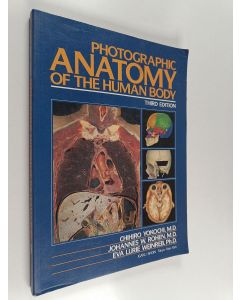 Kirjailijan Chihiro Yokochi käytetty kirja Photographic anatomy of the human body