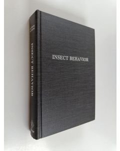 Kirjailijan Janice R. Matthews & Robert W. Matthews käytetty kirja Insect Behavior