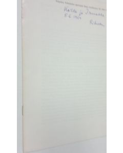 Kirjailijan Ritva Rainio käytetty teos Lyhenteet ja niiden käyttö (signeerattu) : eripainos Äidinkielen opettajainliiton vuosikirjasta XI 1963-1964