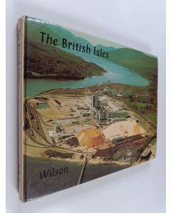 Kirjailijan John Graham Wilson käytetty kirja The British Isles