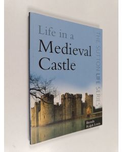 Kirjailijan Brenda Lewis käytetty kirja Life in a Medieval Castle