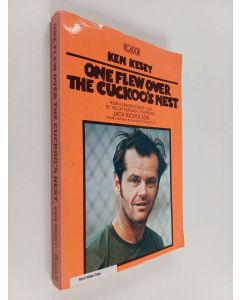 Kirjailijan Ken Kesey käytetty kirja One flew over the cuckoo's nest