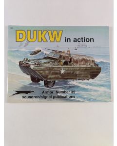 Kirjailijan Tim Kutta käytetty teos DUKW in Action