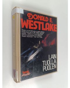 Kirjailijan Donald E Westlake käytetty kirja Lain tuolla puolen