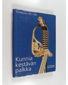 Kirjailijan Toivo Veriö käytetty kirja TurRR : Turun rannikkorykmentti 1939-1994