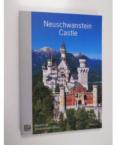 Kirjailijan Uwe Gerd Schatz käytetty kirja Neuschwanstein Castle - Official Guide ; [english]