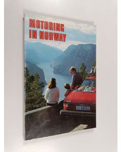 Kirjailijan Erling Welle-Strand käytetty kirja Motoring in Norway