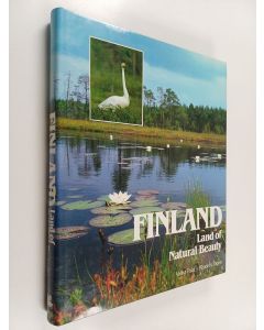 Tekijän Veikko M. ym. Neuvonen käytetty kirja Finland : land of natural beauty