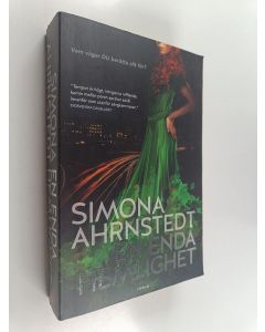 Kirjailijan Simona Ahrnstedt käytetty kirja En enda hemlighet