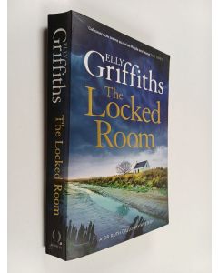 Kirjailijan Elly Griffiths käytetty kirja Locked Room