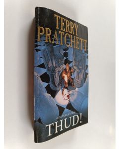 Kirjailijan Terry Pratchett käytetty kirja Thud!