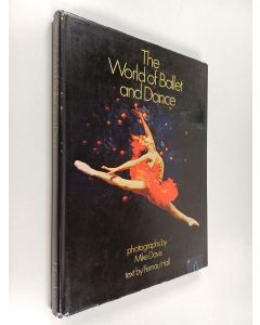Kirjailijan Mike Davis käytetty kirja The world of ballet and dance