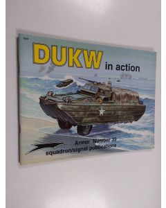 Kirjailijan Tim Kutta käytetty teos DUKW in Action