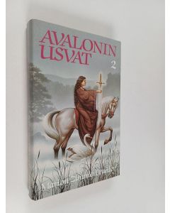 Kirjailijan Marion Zimmer Bradley käytetty kirja Avalonin usvat 2
