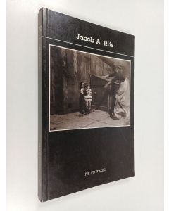 Kirjailijan Jacob A. Riis käytetty kirja Jacob Riis