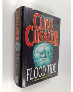 Kirjailijan Clive Cussler käytetty kirja Flood tide