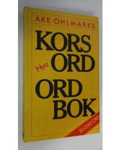 Kirjailijan Åke Ohlmarks käytetty kirja Korsord nya ordbok