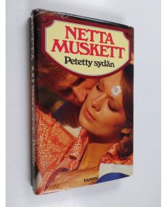 Kirjailijan Netta Muskett käytetty kirja Petetty sydän