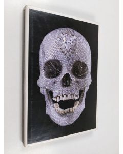Kirjailijan Damien Hirst käytetty kirja For the Love of God - the making of the diamond skull