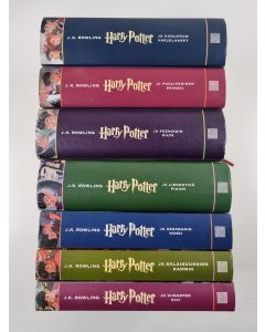 Kirjailijan J. K. Rowling käytetty kirja Harry Potter 1-7 (koko sarja) : viisasten kivi ; salaisuuksien kammio ; Azkabanin vanki ; liekehtivä pikari ; Feeniksin kilta ; puoliverinen prinssi ; kuoleman varjelukset