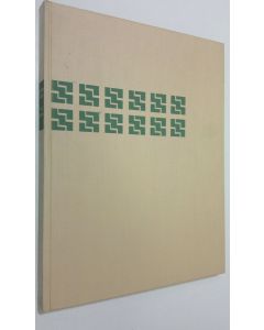 Kirjailijan Otto Steinhöfel käytetty kirja Holztreppen : handbuch fur den Bau von Holztreppen