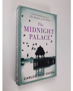 Kirjailijan Carlos Ruiz Zafon käytetty kirja The Midnight Palace