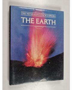 Kirjailijan Thomas Browne käytetty kirja The earth