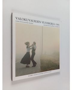 käytetty kirja Valokuvauksen vuosikirja 1981