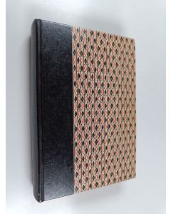 Kirjailijan Ernest Hemingway käytetty kirja Klockan klämtar för dig