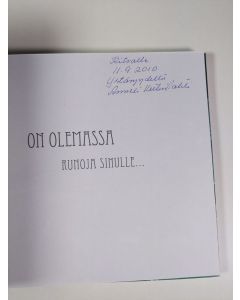 Kirjailijan Anneli Kutinlahti käytetty kirja On olemassa : runoja sinulle (signeerattu)