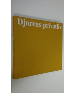 Kirjailijan Roger Caras käytetty kirja Djurens Privatliv