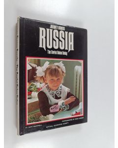 Kirjailijan Bart McDowell käytetty kirja Journey across Russia : the Soviet Union today