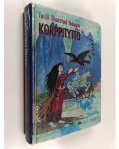 Kirjailijan Torill Thorstad Hauger käytetty kirja Korppityttö