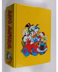 Kirjailijan Walt Disney käytetty teos Aku Ankka puolivuosikerta 1989 (1-26 kansiossa)
