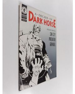 käytetty teos A decade of dark horse 1/4