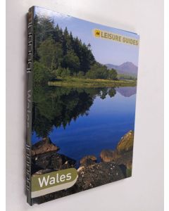 Kirjailijan John Gillham käytetty teos AA Leisure Guide Wales