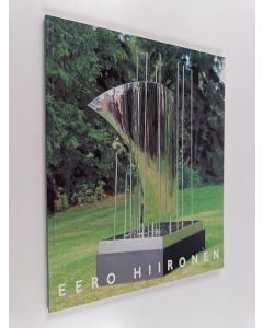 Kirjailijan Eero Hiironen käytetty kirja Eero Hiironen : virran juoksua : teoksia vuosilta 1956-1995 = flowing water : works from 1956-1995